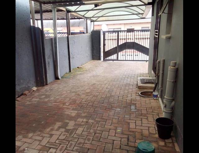 2 BEDROOM HOUSE FOR SALE IN FLEURHOF